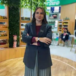 How does Farzana trading imports their fresh product from spain 1 Svettana Belousova